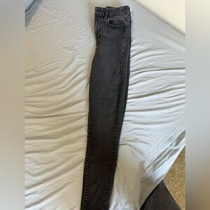 4 Long Black American Eagle Skinny Jeans
